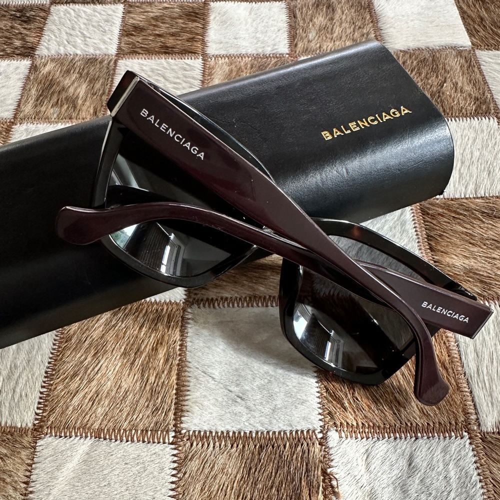 Balenciaga Sunglasses Large frame Burgundy Brown color